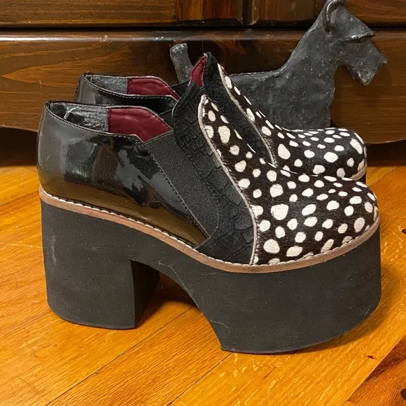 Stylish Black and White Platform Shoes - Picture 2 of 2